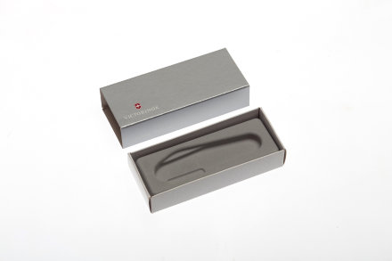 4.0140.07 Коробка для ножей VICTORINOX 91 мм толщиной 4-5 уровней, картонная, серебристая